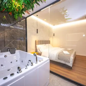 Riviera 4*, Tirana Albanie